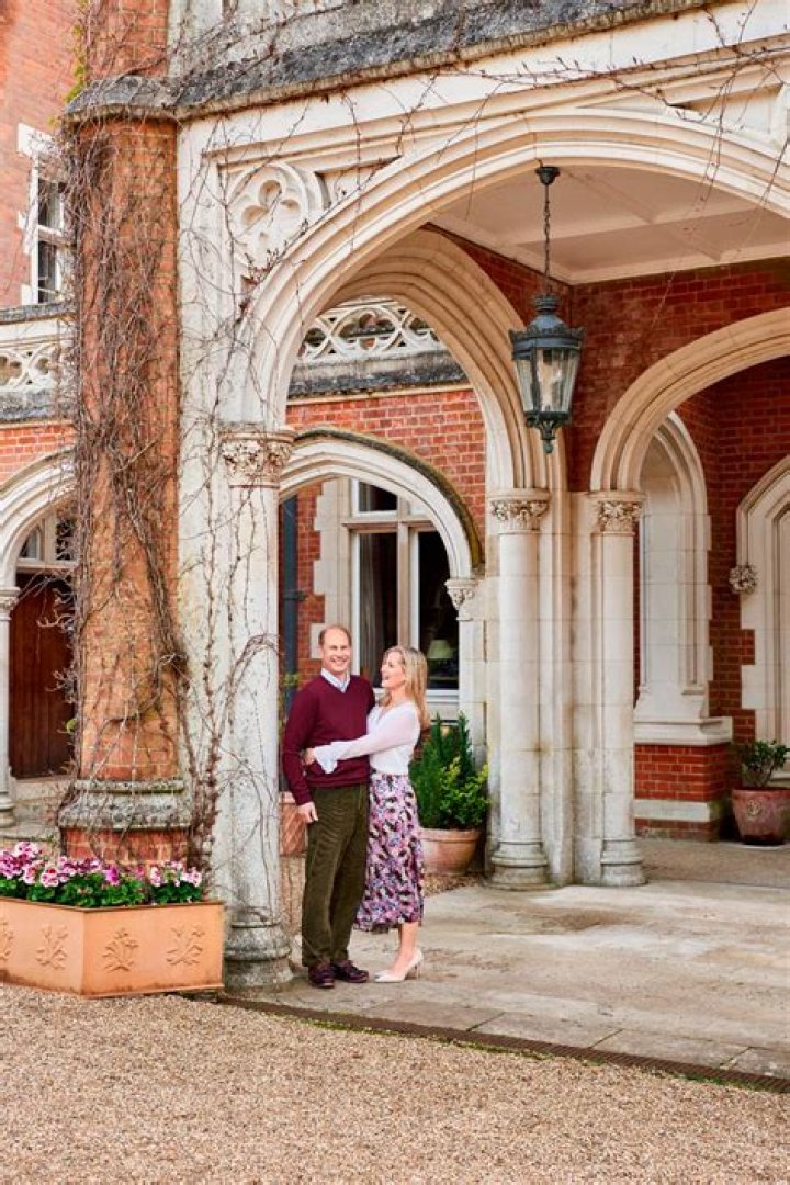 Unveiling The Residence Of Douglas Murray: Where Does He Call Home?