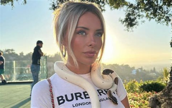 Unveiling The Secrets Of Corinna Kopf's Nude Controversy