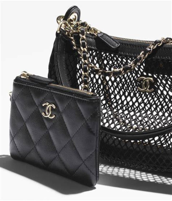Unveiling The Secrets Of The Halle Chain Shoulder Bag: Discover Style And Functionality