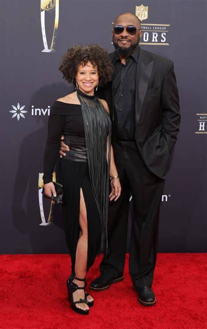 Unveiling The Wealth Of Mike Tomlin's Fashion-Savvy Wife