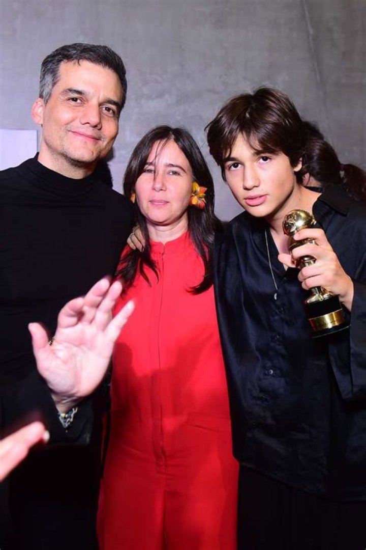 "Wagner Moura Children Meet Bem"