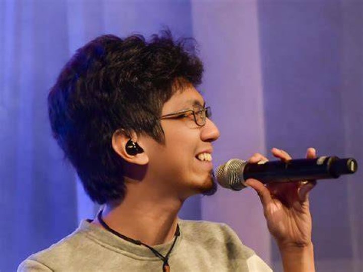 Why Singers Are Exceptionally Thin